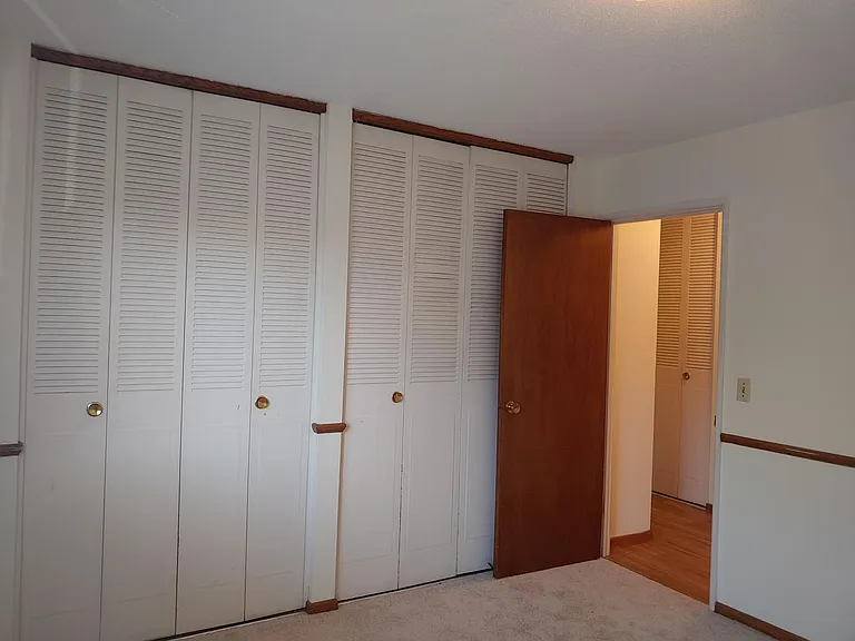 2420 Dupont Ave S — Photo 9