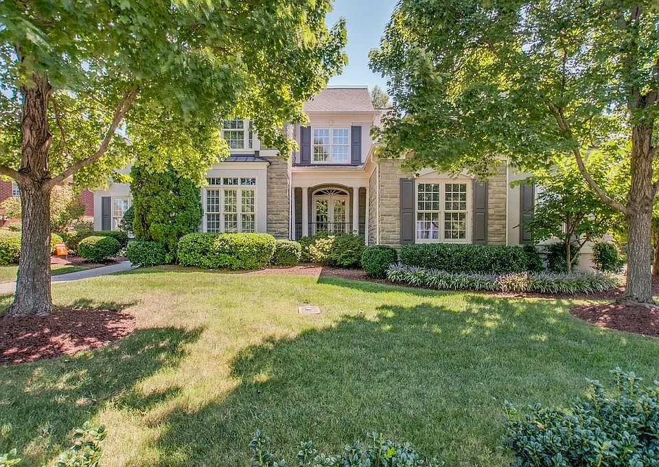 1st image of 233 Waterbury Cir