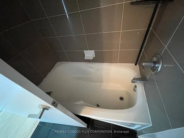 18 Harbour St #2508 — Photo 19