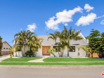 6025 S Holt Ave, Los Angeles, CA, 90056