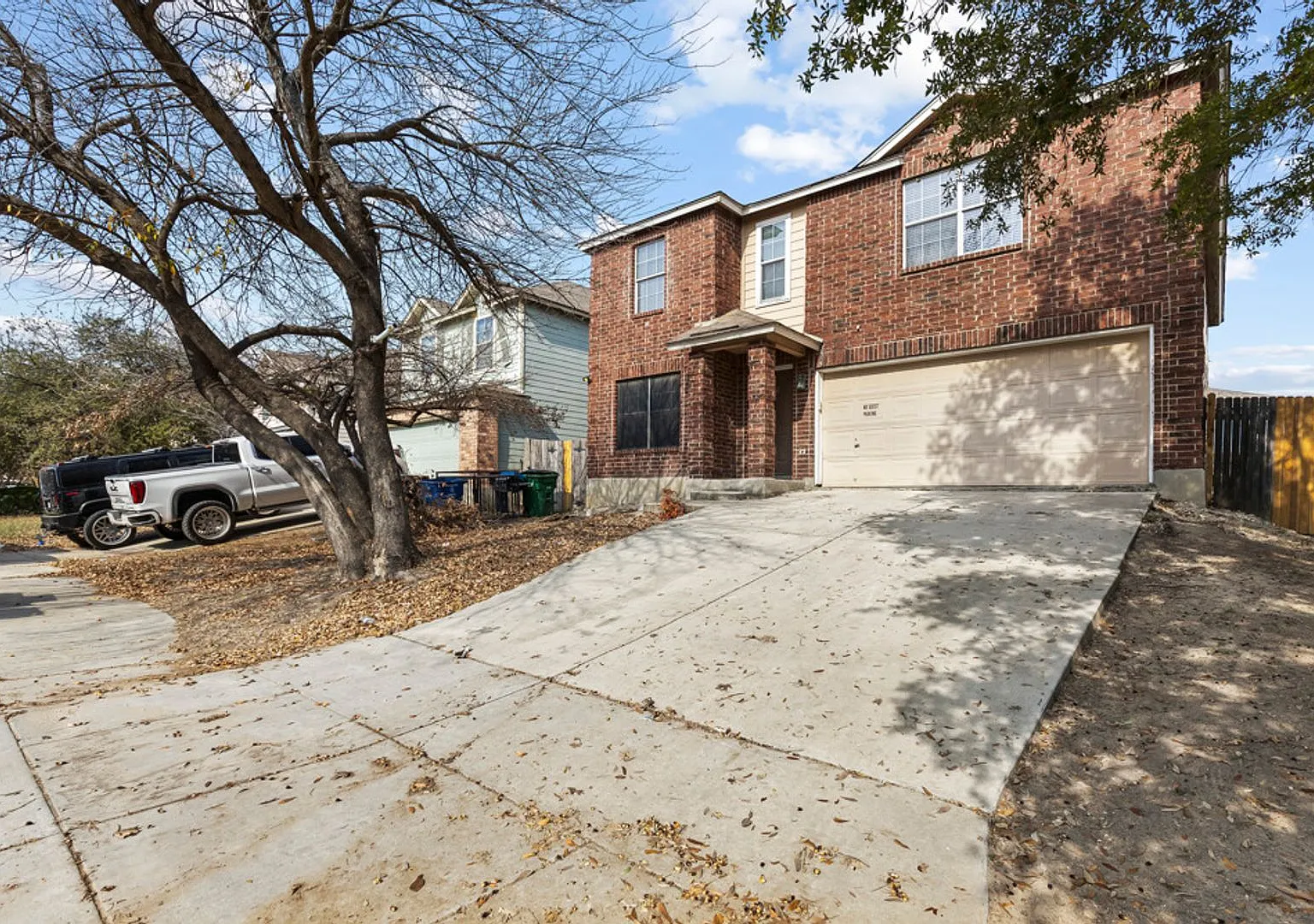 Stylish & Spacious 4-Bedroom Home — Photo 1