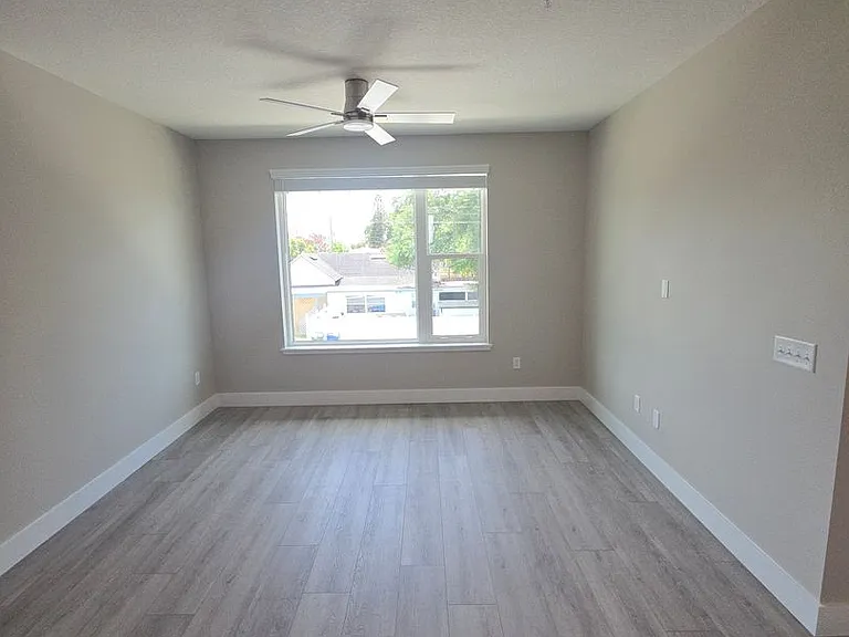 701 Bates Ave SW — Photo 6