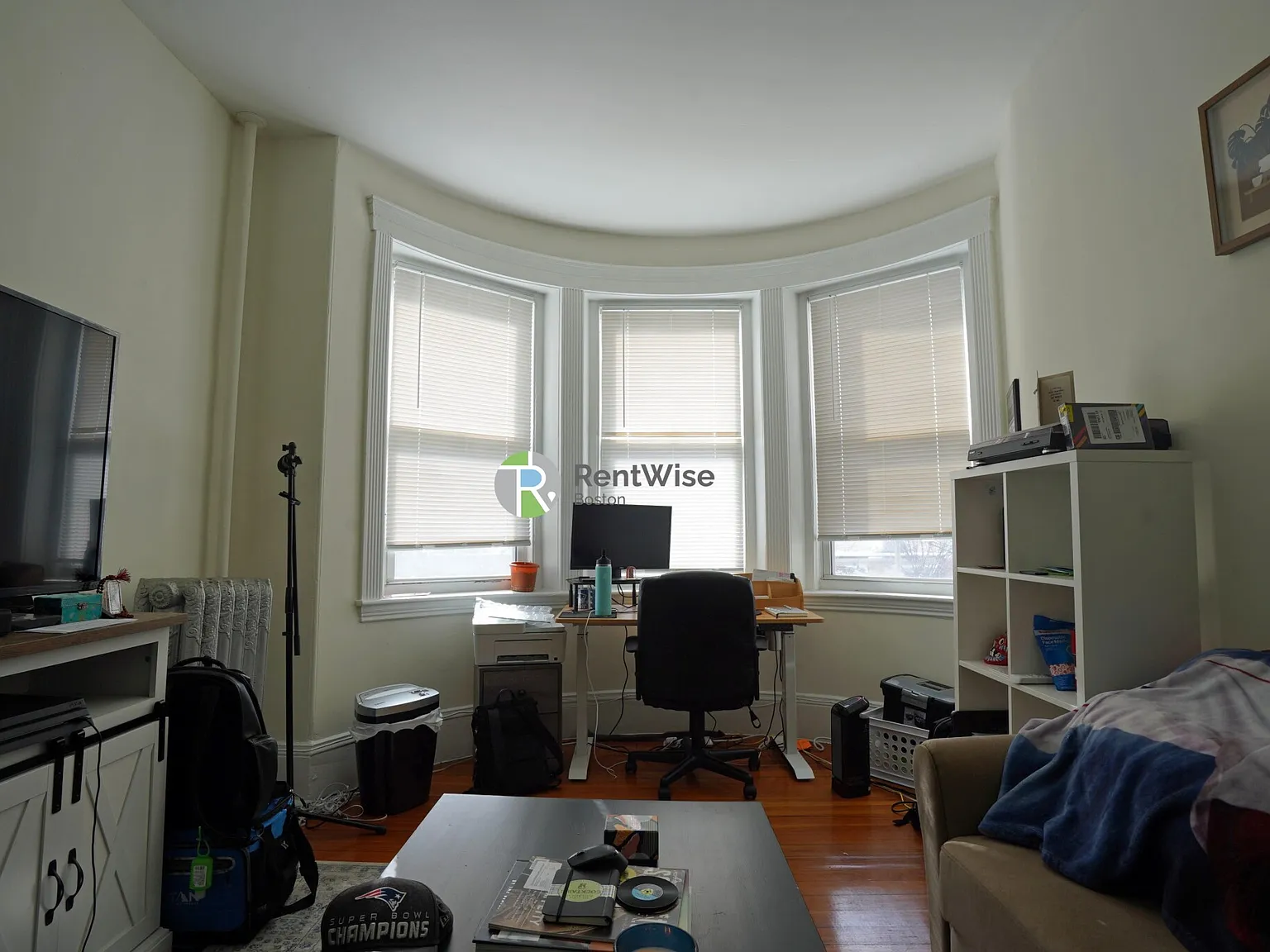 1 bed, 550 sqft, $2,400 — Photo 2