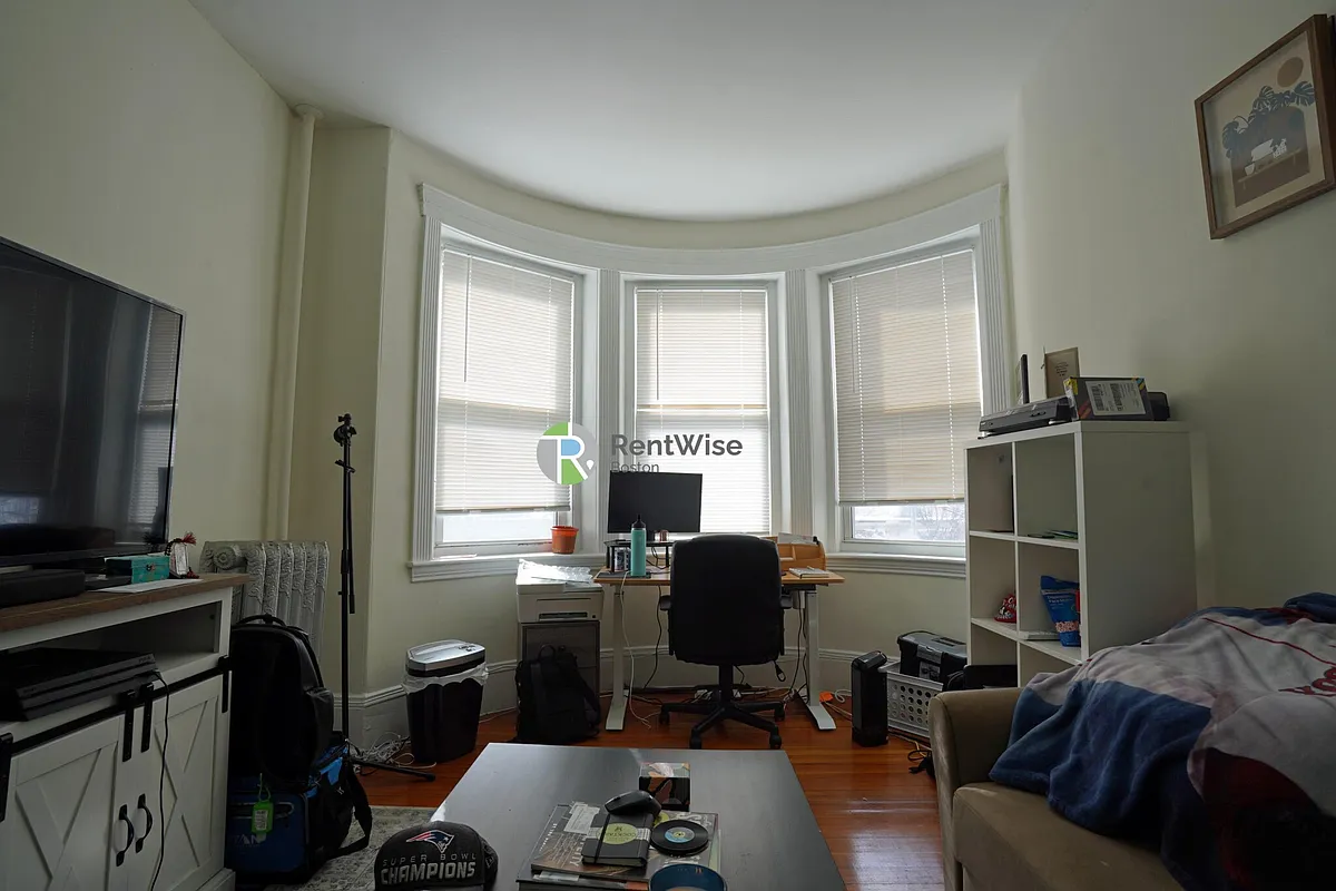 Building Photo - 75 Brighton Ave #3