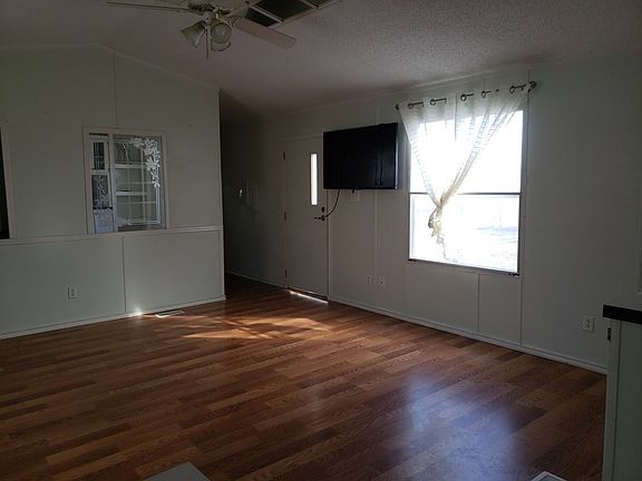 4th image of 7100 Airline Dr