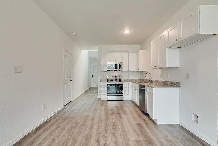 3220 S Cherry Ln — Photo 7