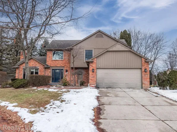 4059 Parkstone Ct, Troy, MI 48098