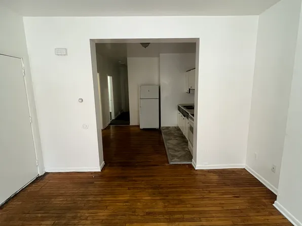 307 3rd St #2, Troy, NY 12180