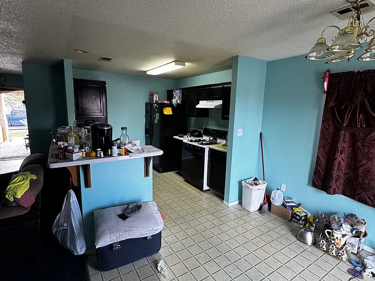 900 Arnott Ct — Photo 3