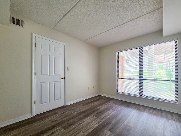 1634 SW 16th St — Photo 22