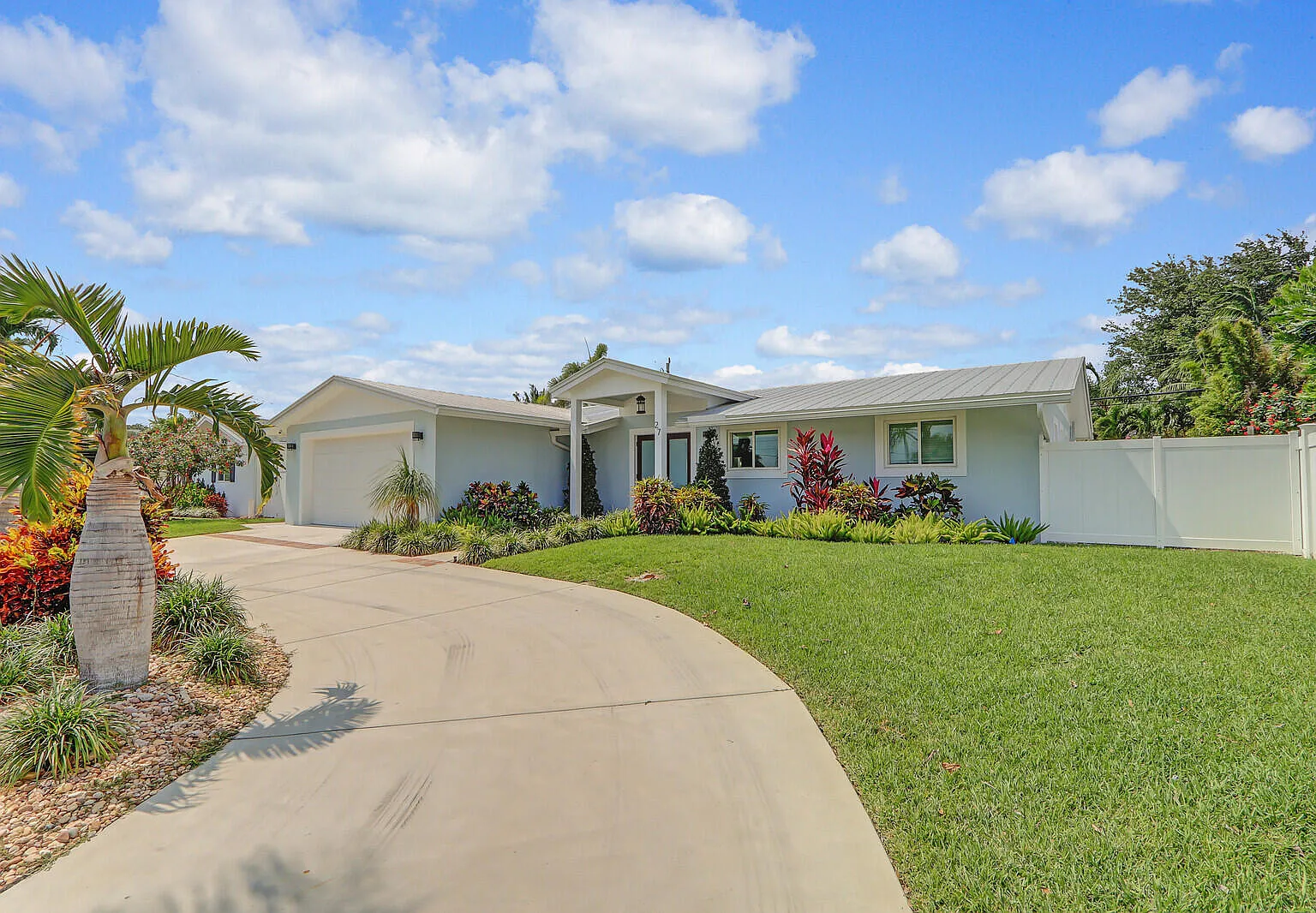 3 bed, 2.5 bath, 1560 sqft, $6,200 — Photo 4