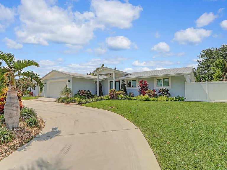 27 Willow Rd — Photo 4