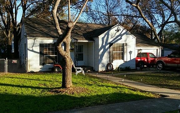 2nd image of 210 NE 32nd St
