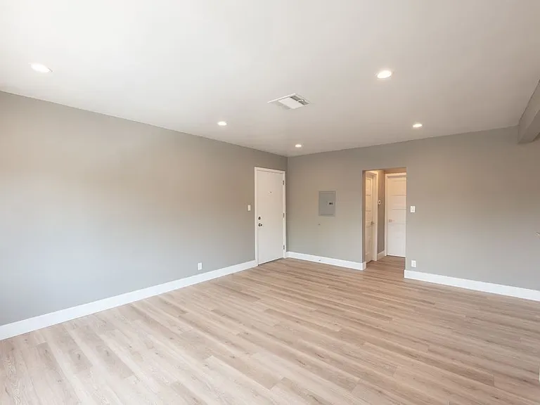 14857 Hartsook St #6 — Photo 33