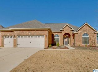 7403 Cobblefield Dr SE, Owens Cross Roads, AL 35763
