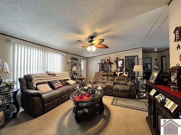 4th image of 820 3rd St