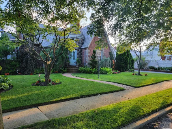 115 Oliver Avenue, Valley Stream, NY 11580