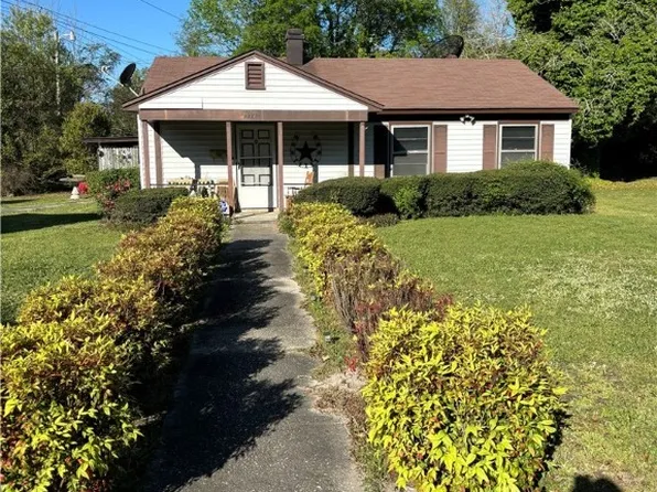 1129 Pine St, Laurinburg, NC 28352