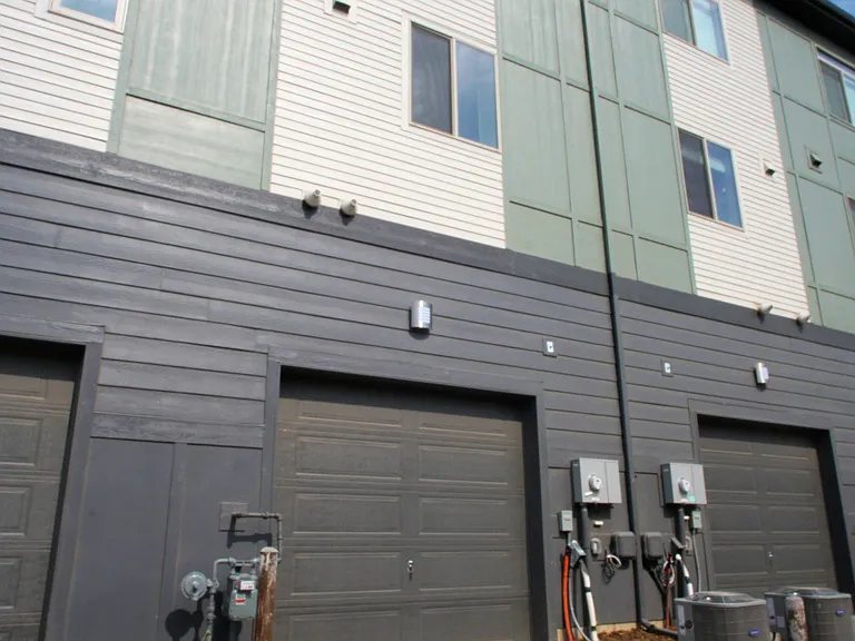 2541 N Moline St #2-BDRM TOWNHOUSE — Photo 19