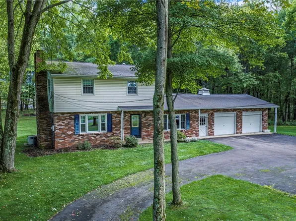 411 Kerry Dr, Butler, PA 16001