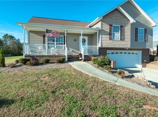 6088 Little River Ct, Granite Falls, NC 28630