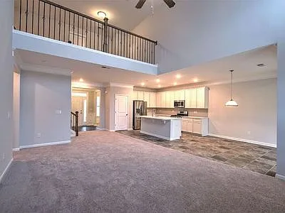 515 Daisy Hill Ln — Photo 3