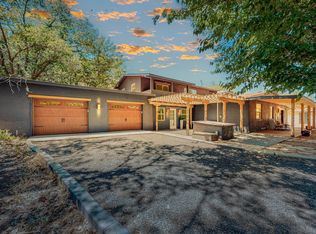 432 Mockingbird Ln, Corrales, NM 87048