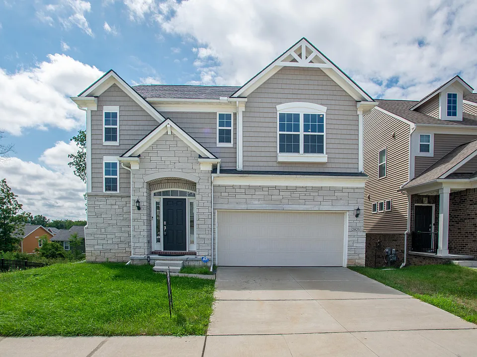 2825 Dillon Dr