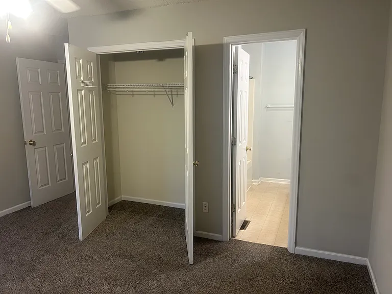 2513 Bluff View Ct #A — Photo 16