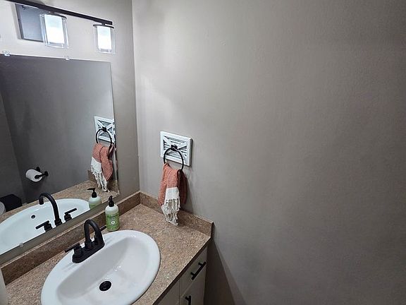 5th image of 7652 Wedgewood Ct N