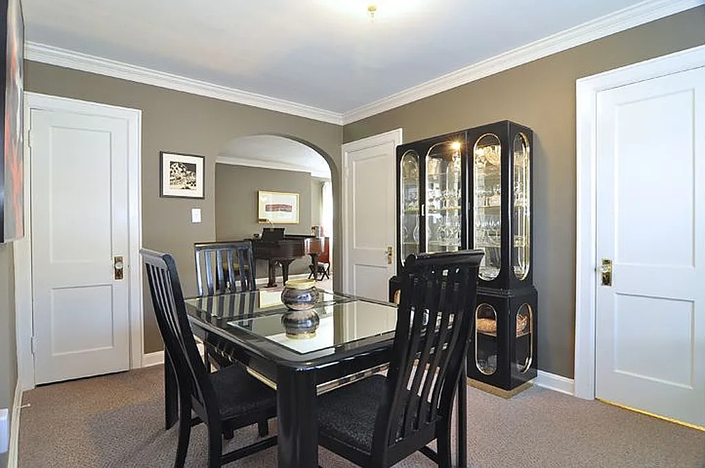 4538 Jarboe St — Photo 2