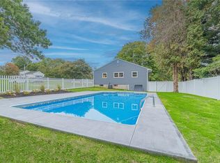 39 Gregory St, Danbury, CT 06811