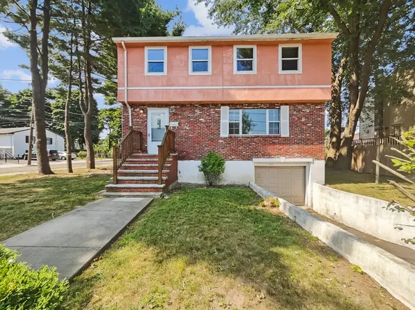 15 Fensmere Rd, West Roxbury, MA 02132