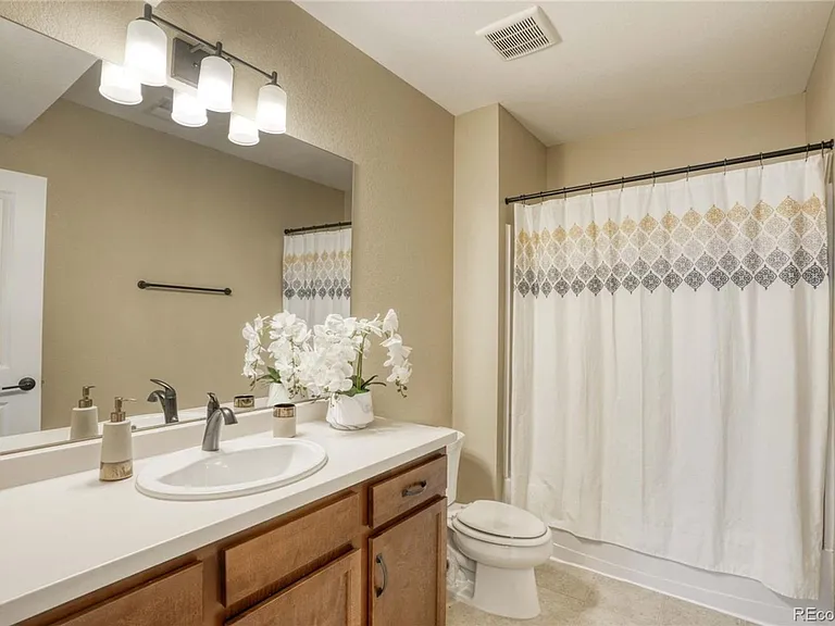 13700 Raritan Dr — Photo 28