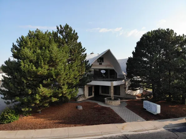 1111 E 30th St, Hays, KS 67601