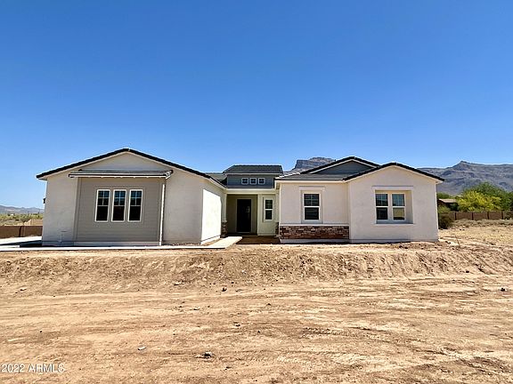 2nd image of 2621 Baker Dr
