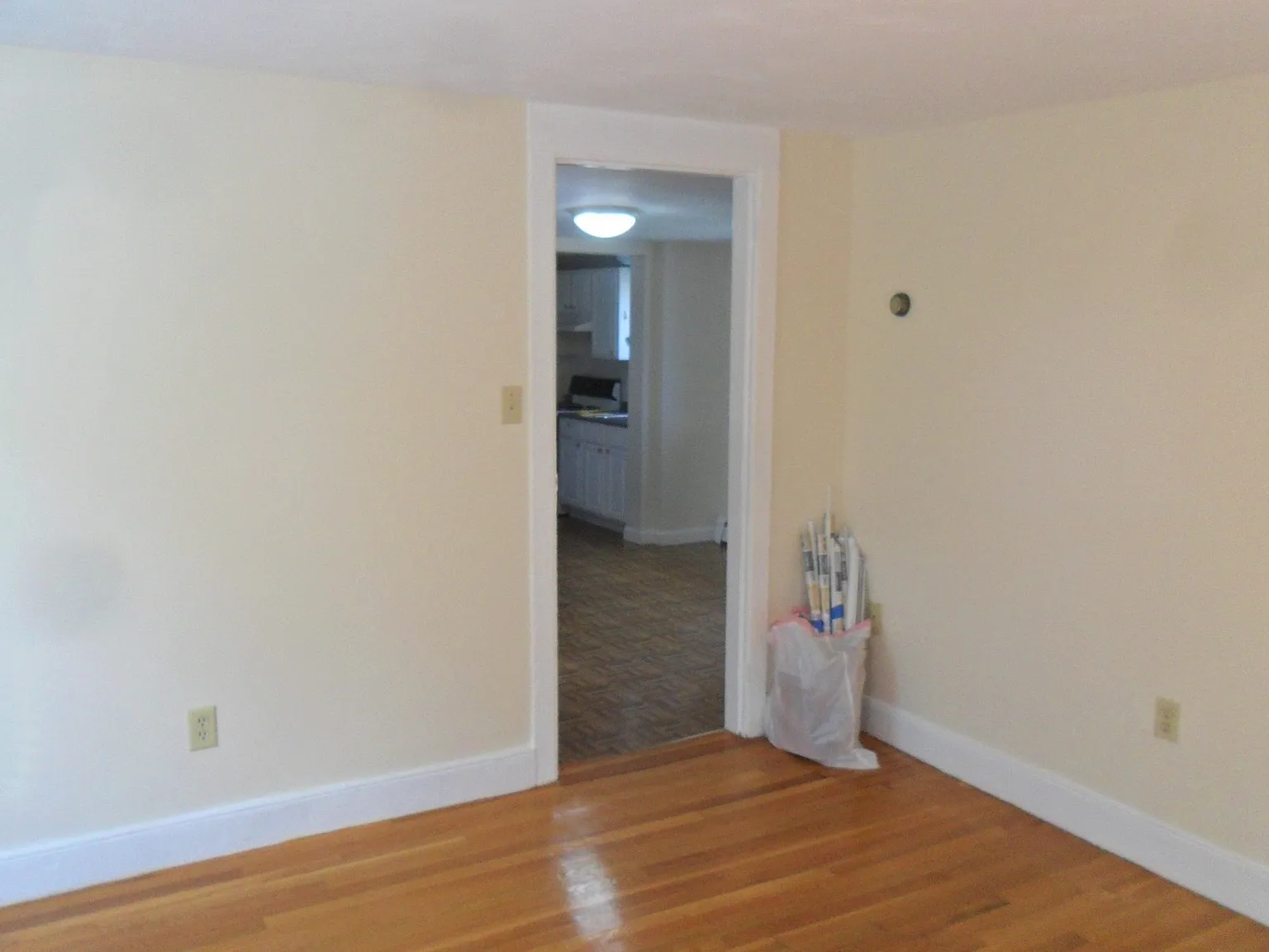 2 bed, 1.0 bath, 750 sqft, $2,200 — Photo 4