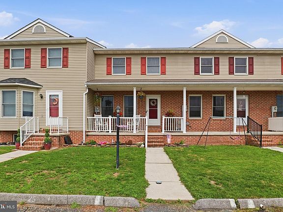 2nd image of 25 Cannon Ln