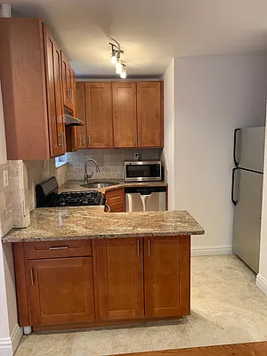 Rented by Chartwell Manhattan Realty | media 4