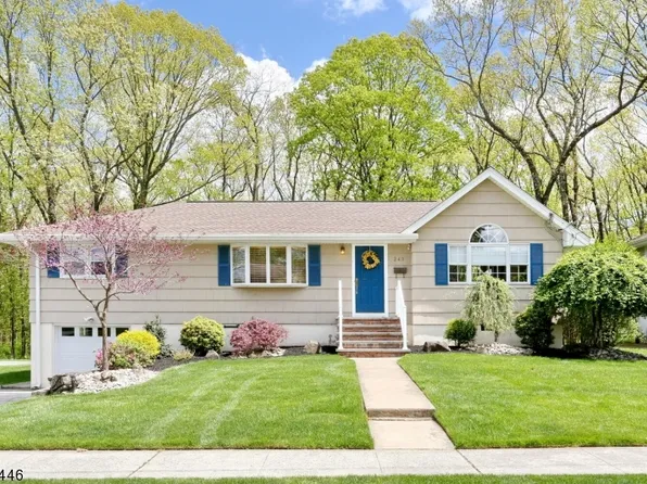243 Rafkind Rd, Bloomingdale Boro, NJ 07403