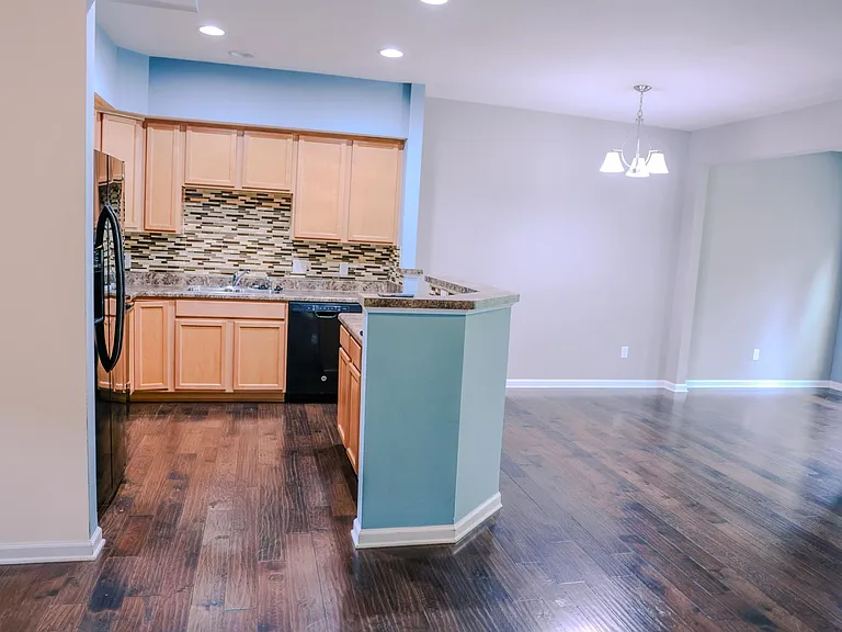 441 Woodbark Ct — Photo 6