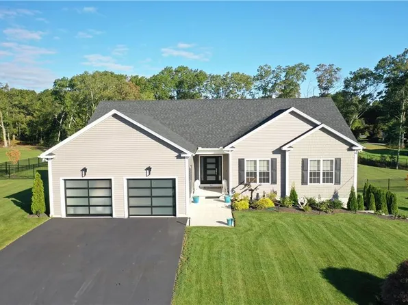 80 Golden View Dr, Johnston, RI 02919