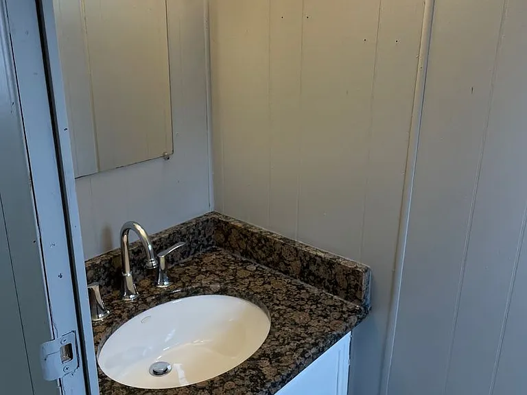 208 Leatherwood Ln — Photo 15