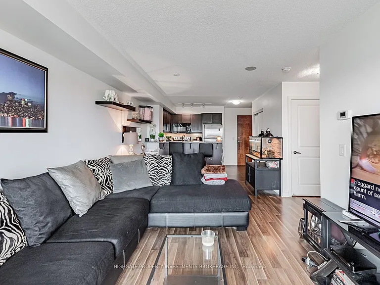 1235 Bayly St #907 — Photo 19