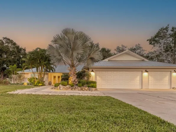 3632 Country Place Ln, Sarasota, FL 34233