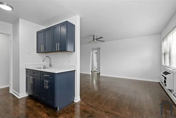 8039 S King Dr #303 — Photo 3