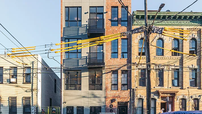 Rented by Nooklyn NYC LLC | media 43