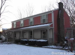 1283 Barneswood Ln, Rochester Hills, MI 48306