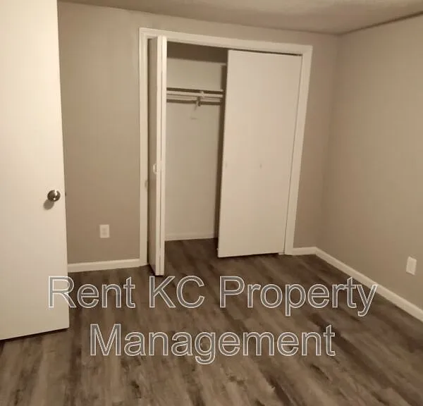 7013 Orchard St — Photo 40