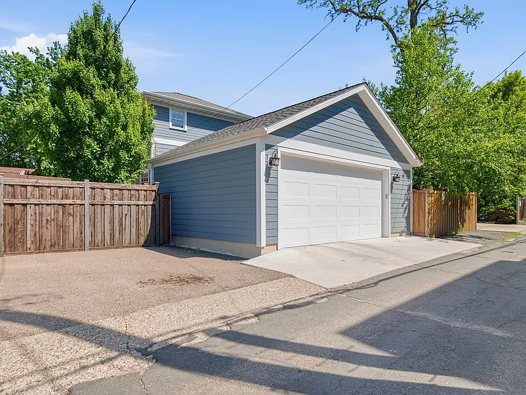4524 Ewing Ave S — Photo 39